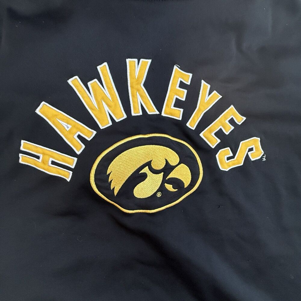Iowa Hawkeyes Hoodie XXL Adult Black With Gold Hood Pullover EUC Captivating - Picture 8 of 12